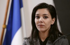 Polémique en France : La remarque de Sophia Chikirou sur le « sourire kabyle » suscite un tollé, Sarah Knafo riposte