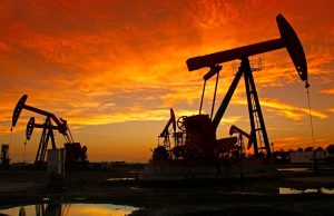 Guerre Israël-États-Unis contre l’Iran : le pétrole flambe au-dessus de 78 dollars et les bourses mondiales s’effondrent