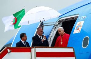 Pape Léon XIV arrive en Algérie : une première visite historique qui ouvre un nouveau chapitre des relations algéro-vaticanes
