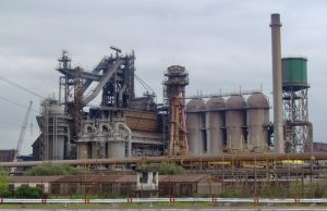 Scandale Imetal : jusqu’à 10 ans de prison requis contre les hauts responsables du groupe sidérurgique public